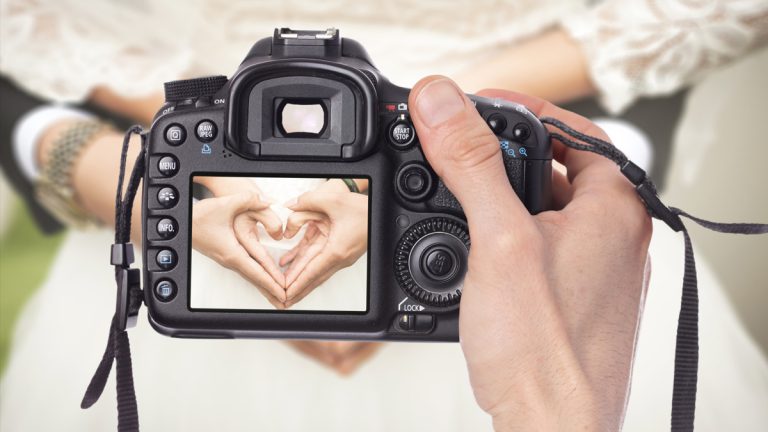 How-select-best-photographer-or-videographer-for-your-wedding